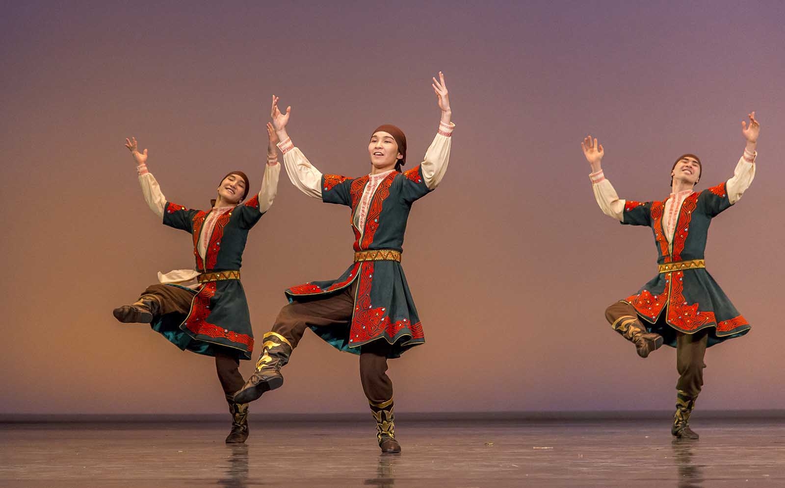 Казахская музыка веселая. Народные танцы Казахстана. Национальные танцы.
